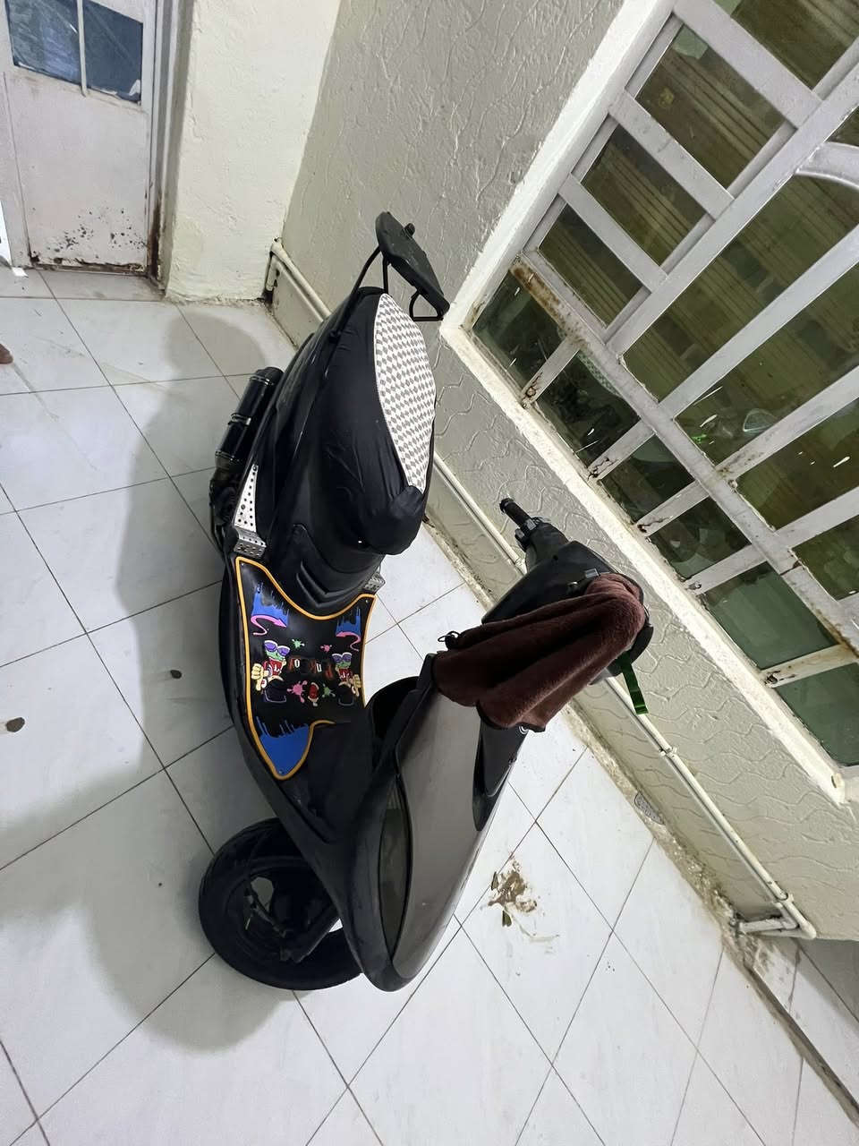 السلام عليكم ماكس عدله للبيع تزويد خارجي يدات بريك سكليترات جلده كشن و دواسه صالنصه رياضي و هاي النضافه كدامكم بس بيها خلل بسيط رقمي *********** موجود واتساب
