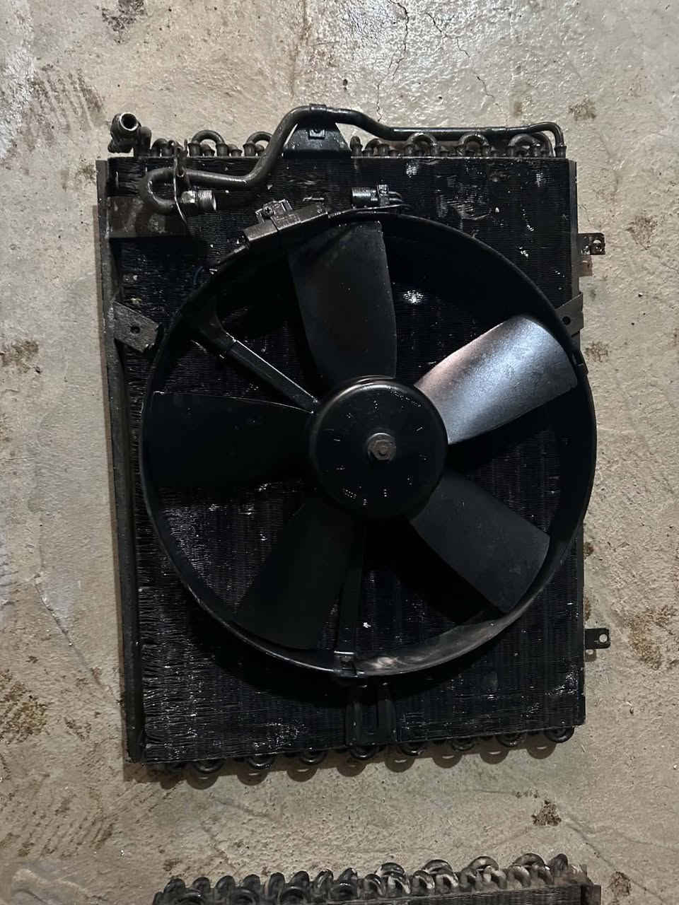 للبيع غراض حاويه مال بي ام حجم ٥٠٠//***********/////***********
