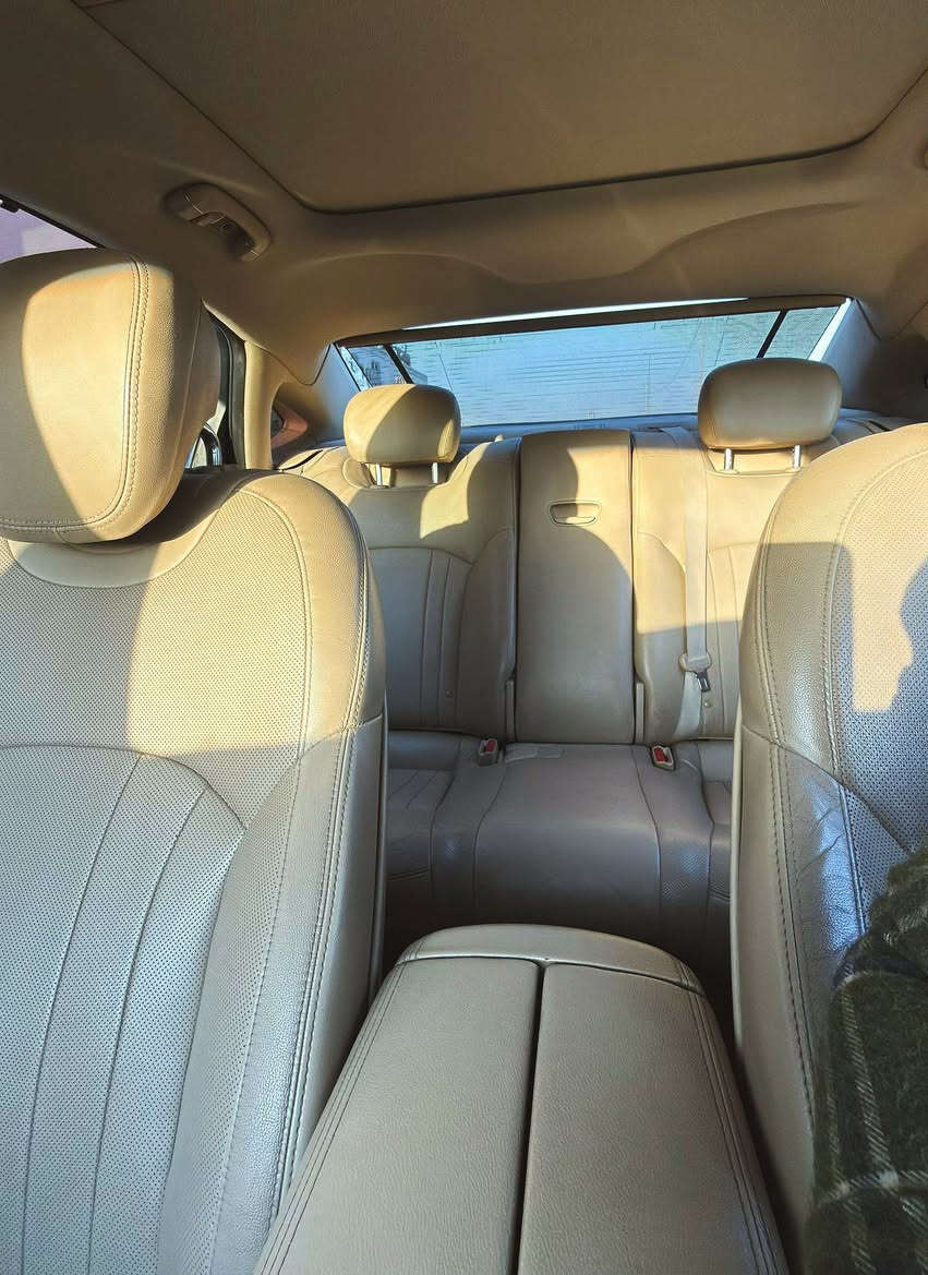 السلام عليكم … للبيع — هيونداي جينسس G80 موديل2015  خليجيه السياره كفاله عامه
📍 الموقع: الديوانيه

📍 رقم اللوحة: اربيل

🔹 المواصفات:

⚙️ محرك: V6 سعة 3.8 لتر 

ماشيه : 96 كم

🖥️ شاشة كبيرة تشغل فيديو / صورة / صوت

 

تبريد قطعتين امامي وخلفي 

كاميرا خلفية

كشنات كهربائيه تدفئه 

هيتر ستيرن 

تحكم كامل بالاستيرن 

حساسات أمامية وخلفية

زجاج دبل عازل ونظام حمايه 

فتح صندوق تلقائي عند الاقتراب 

برده كهربائيه خلفيه وبردات جانبيه 

علامات ترحيب جينيسس LED عند الاقتراب  

شفتات ستيرن. 

🚘 تثبيت سرعة 

بانوراما

دواخل صاج

غرفتهه بيجي مو اسود

ليد زينون LED اصلي مو شد 

السيارة مجهزة بالكامل ما ناقصها شي 

 فقط رصعة  بالباب عكس السايق ورجعتهه بارد كد ٣ اصابع  

 • السيارة نظيفة وجاهزة للفحص

 مكان السياره ديوانيه 

225 السعر 

***********
