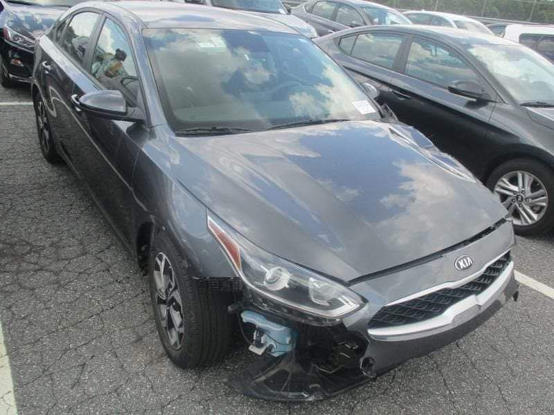 السلام عليكم
كيا فورتي 2019 فيلي 
شاشه جبيره 
- تحكم ستيرن - 
نظام الحفاظ على المسار 
- وضعيات قياده 
- مري شفط 
- محرك 2000 دوش 
صور الحادث مرفق مع الصور
-  بيها بدايت نفخ 
السونار مرفق مع الصور
 رقم اربيل باسمي
سنويه وارقام جديده 
السعر ( 107 ) وبيها مجال 
مكاني بغداد حي القاهره قرب جامع النداء
اتصال ***********
