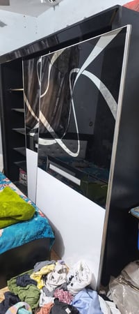 للبيع اثاث مستعمل سعر مناسب عنوان بغداد مدينة الصدر غرفت نوم تركي 9 قط...