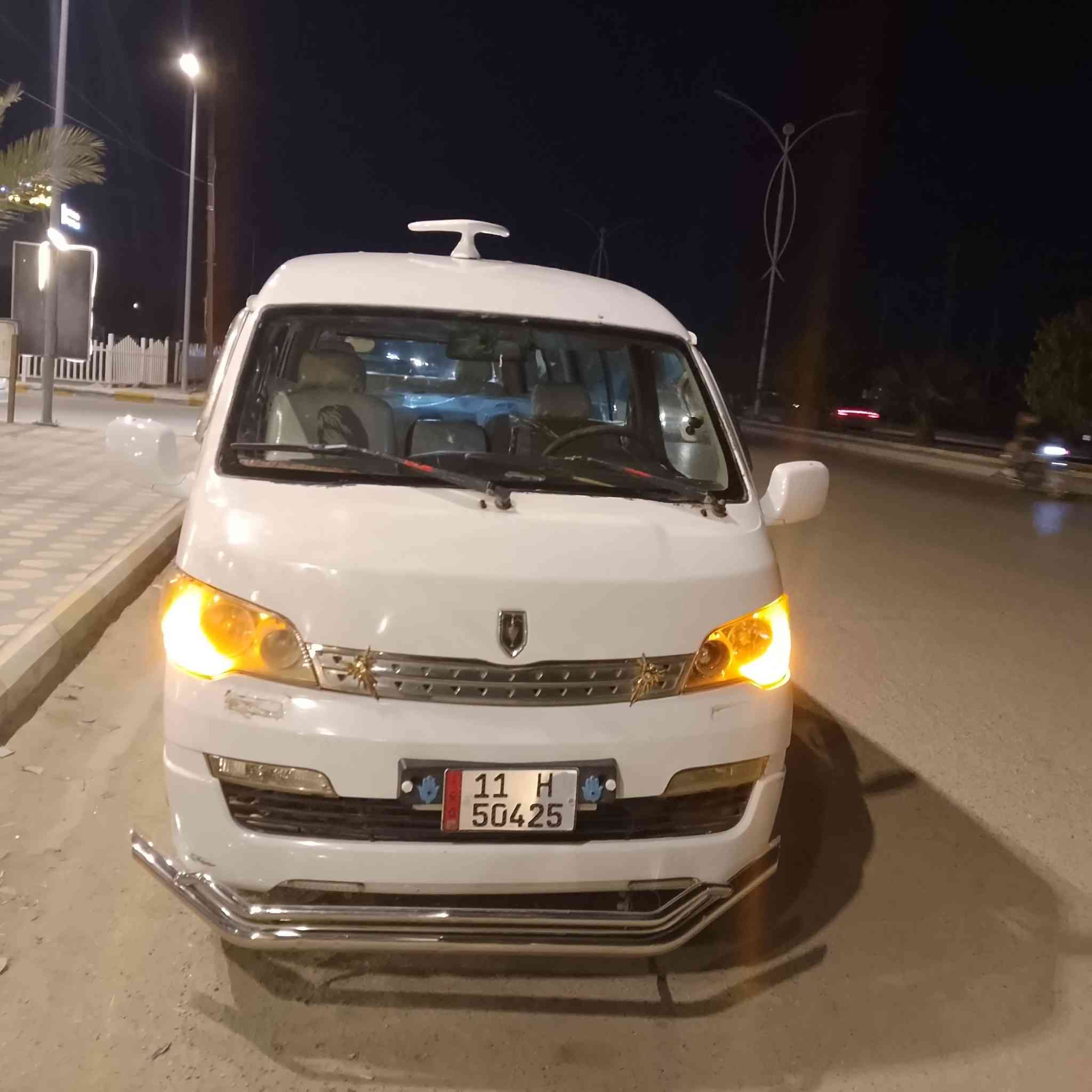 السلام عليكم
جمبي ناصي سياره حره 

مداور ثاني يوم رقم انكليزي 

كير مكينه حداديه كهربائيات سنتر لوك  كله شغال 

مكينه ثري واي ياباني 

عنوان ناصريه ***********
