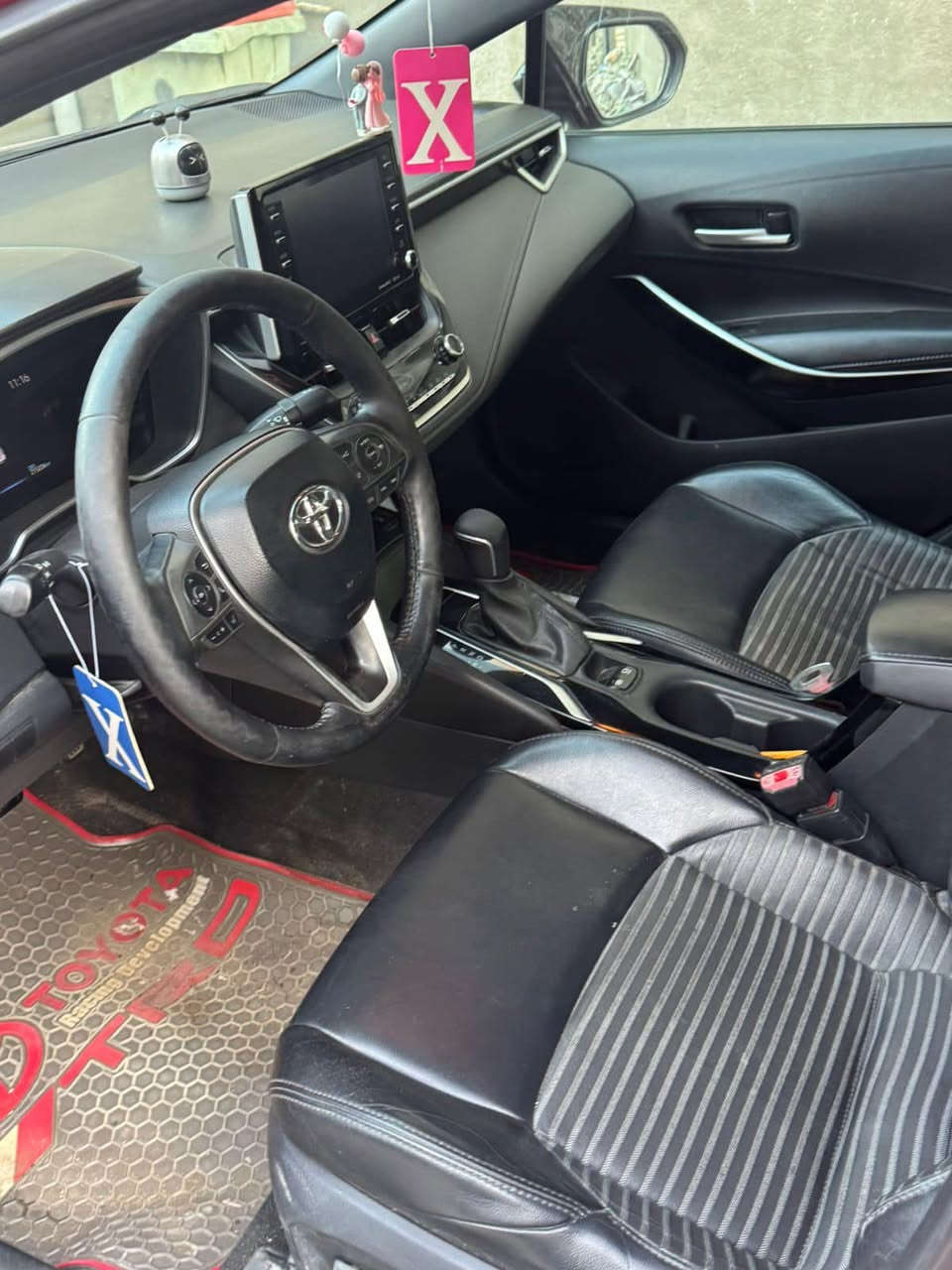 السلام عليكم 
للبيع كورلا ٢٠٢٠ XSL فول موصفات اعله فئه بل كورلا 
رقم بغداد بسمي تحويل مباشر حادثها فقط جاملغ عكس السايق 
ارباك برده طاك و راجع سستم تخم تاير جديد و باتري جديد السياره بيها مكينه كايمه اوكعلك فلوس المكينه و انته صلحها 
مكاني بغداد الدوره معروضه ب ١٢٧ و بيها مجال بسيط 
شباب اني مكلف بل نشهر هذه رقم صاحب السياره 

‭٠٧٨٣ ١٤٥ ٨٥٩٨‬
