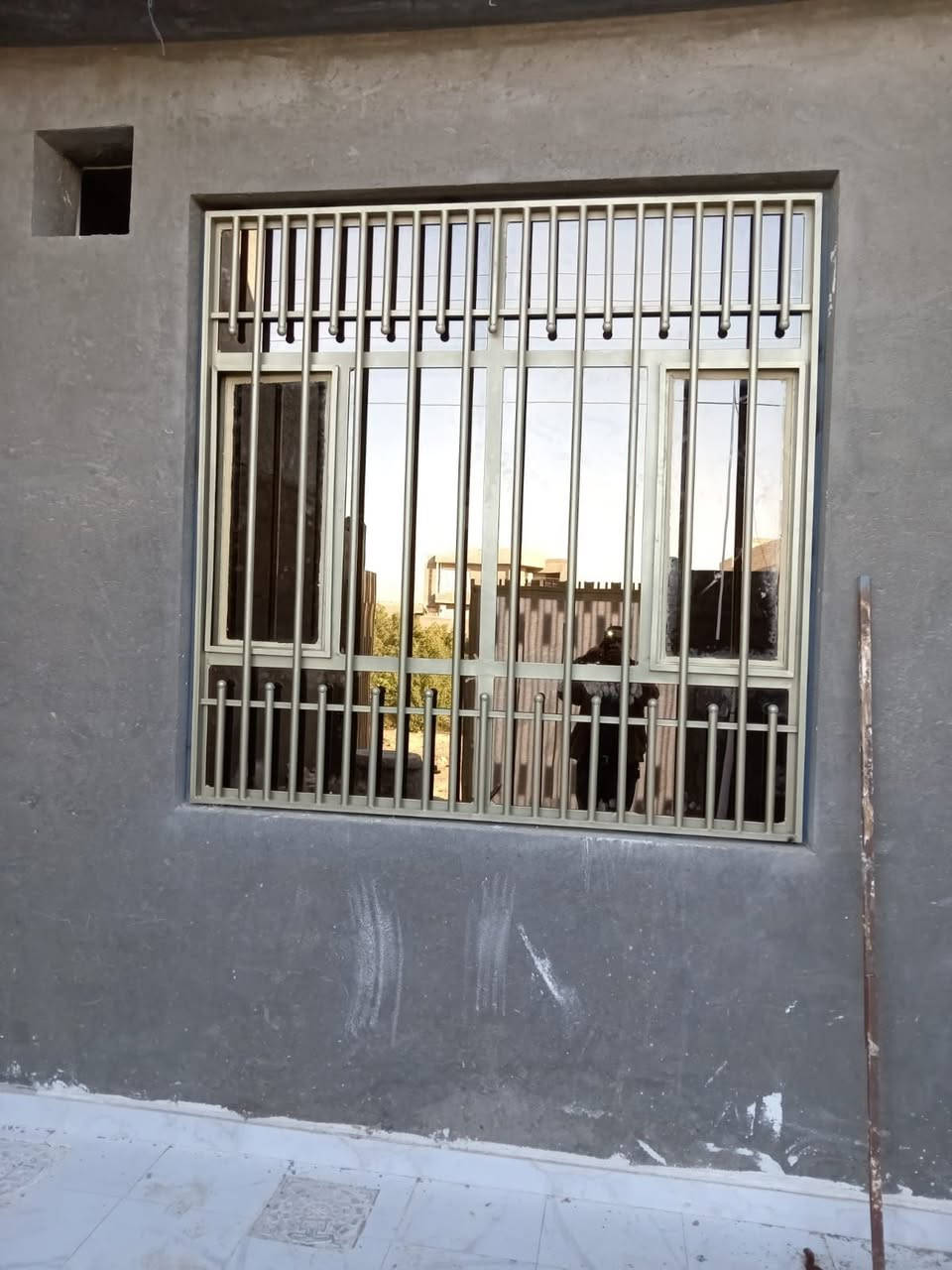 عمل درجة اوله ابواب وشبابيك والمجرات والسقاف بأنواعها يمكنكم التواصل على الواتساب *********** أحمد الحداد
