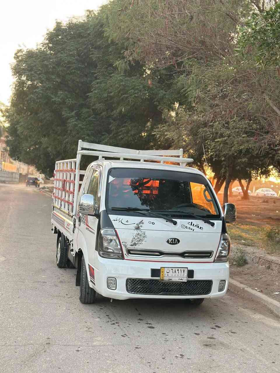 السلام عليكم .للبيع كيا حمل موديل2022/فول موصفات إردني ماشيه142/بدون محجرر .سياره بيه طخ بل بنيد واضحه بصوره.وسياره حلوه ونضيفه بلخير عل ياخذهة. عنوان بغداد عامريه.تواصل رقم/***********.معروضه بـ136 وبيه مجال
