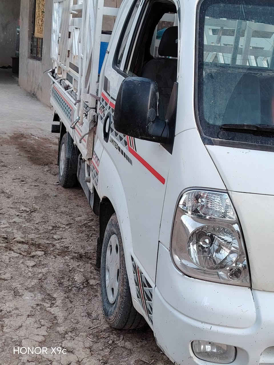 سلام عليكم كيا حمل موديل 12 رقم بابل مشروع وطني 
السعر 90وبيها مجال العنوان ***********
