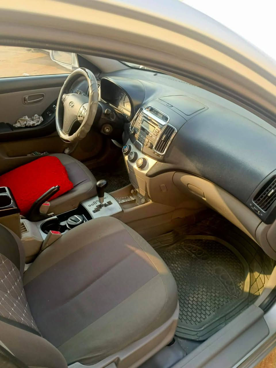 مكلف بالشنر
النترا لون سلفري 
موديل. 2008 
مكفوله من الضربه 
بيه صبغ جماليه الباب الخلفي والقبق مال الجنطه صبغ لجماليه فقط لا معجون ولا مفتوح 
سياره بأسمي تحويل ثاني يوم 
محرك 1600 اصل
السعر 95 
مكلف بنشر هذا رقم راعيها 
*********** سيد وليد
