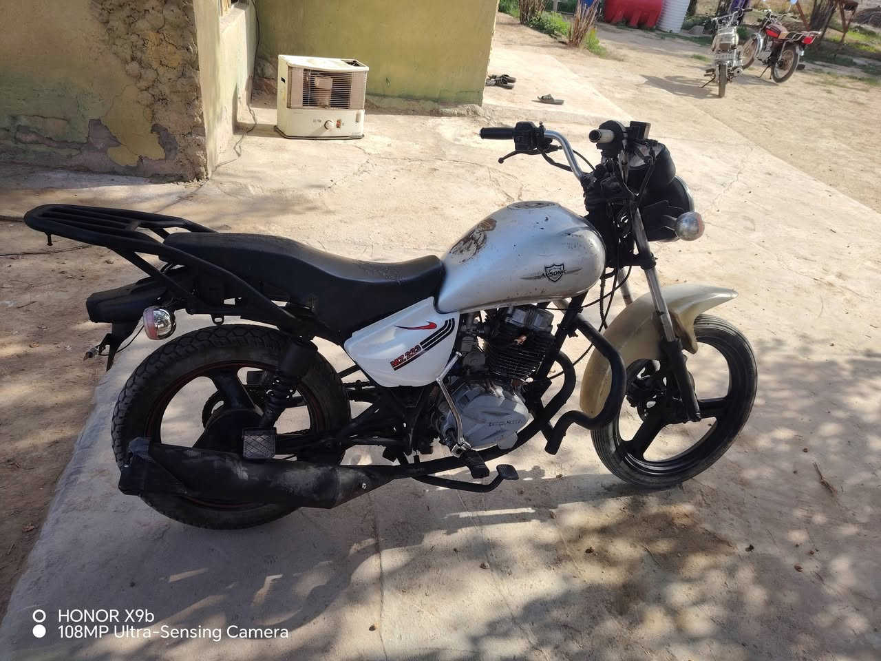 سلام عليكم دراجه للبيع أوراق اصليه أو وصل معرض 
جاهزه من كلشي ***********.للبيع
أو مرواس مكان بابل الحمزه الغربي
