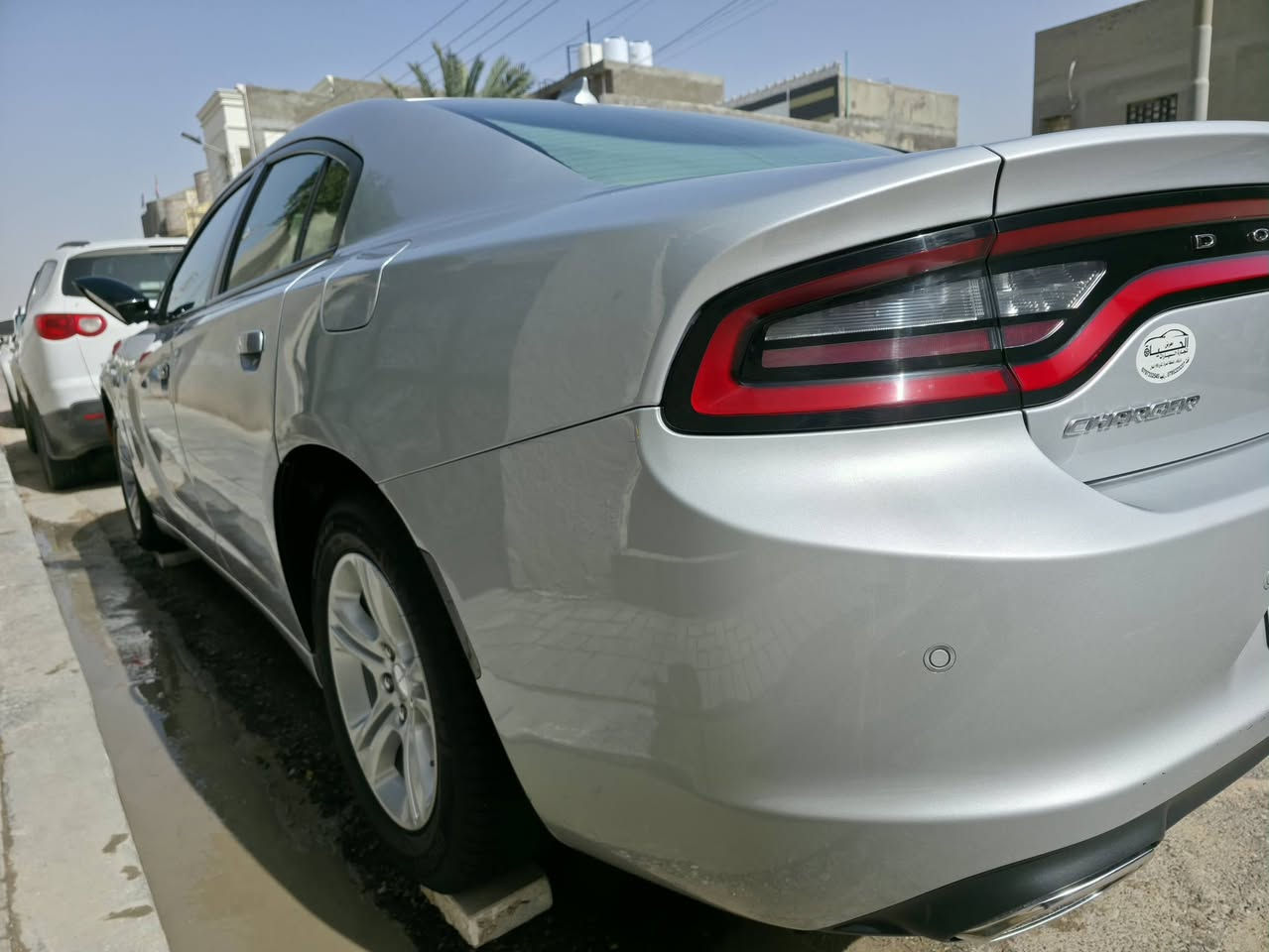 دودج جارجر موديل 2023 اصل 
فئة SXT 
المواصفات معروفة 
لون سلفر بأسمي رقم بصرة 
ماشية 28 الف ميل 
السيارة ضربته كلش خفيفة بحيث كله بلادي راديتر الماي والتبريد والحاضن كله بلاد غاز التبريد البلاد نفسه والصور الحادث موجودة بالمنشور
هاتف/واتساب *********** 
العنوان البصرة
