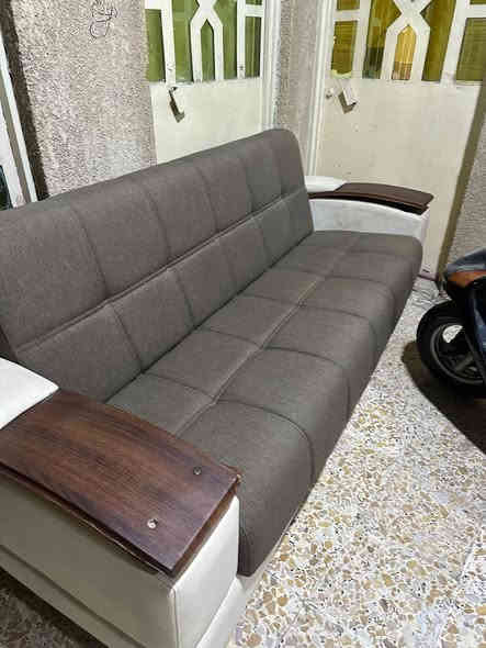 لسلام عليكم
قنفه ثلاثيه قلاب مخزن كبير
صناعه تركي ***********
