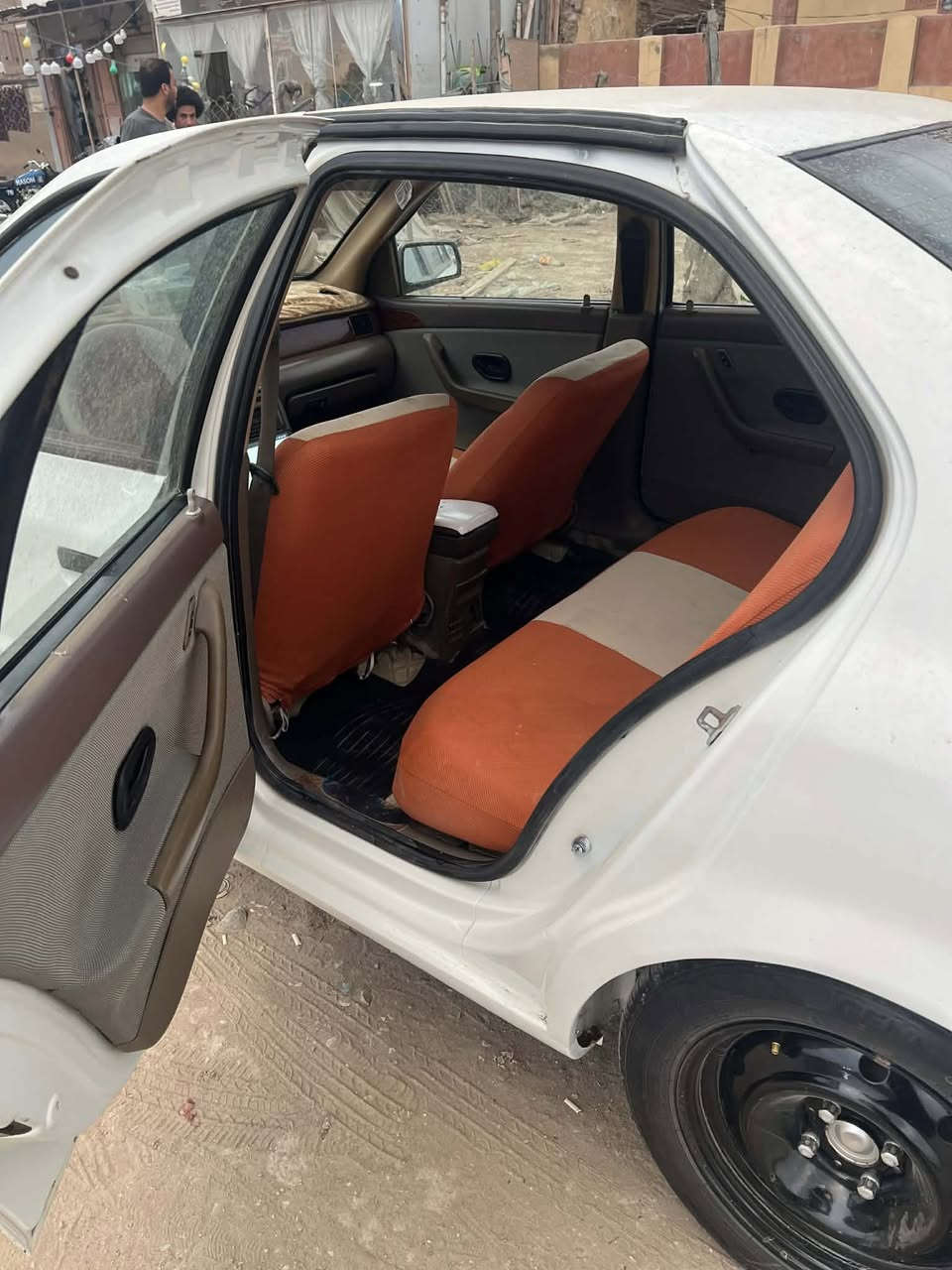 السلام عليكم
سمند 2010   سنويه 2028  مكفولة 
تبريد جاهز من كلشي جديد تايرات  جدد حداديه جديده مكينه جاهزه منظومه زينون 
سنتر لوك مال سورنتو ريمونت  
رقم قادسية  العنوان الديوانيه  المركز مصفره من الغرامات 
السعر  (44)
السياره مانقصه اي برغي تجي تكلب بيدك
*********** 
اتصل عل الرقم الشراي
