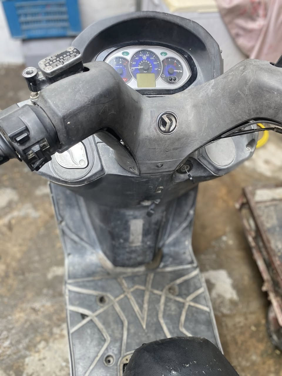 السلام عليكم 
رايدها ب125 وبيها مجال
مكينة ستندر 
نوزلها عطلان 
عنوان بغداد مدينة الصدر
للاستفسار ***********
