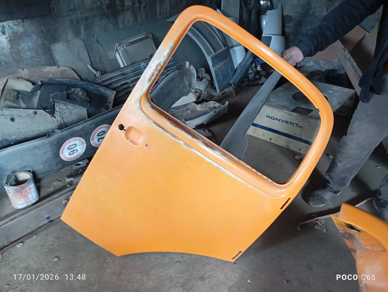 سلام عليكم لغد ألماني للبيع للاستفسار عل هذه الرقم ***********
