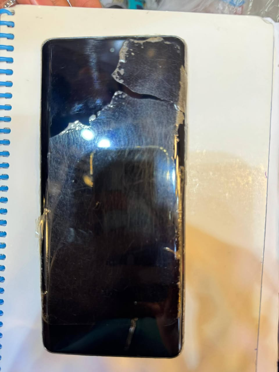 يا الله 
هونر x9d الجهاز جديد شاهد الله هاي الزگته مال الشركة الاصلية وملحقات كاملة (شاحنة راس+كيبل الاصلي + سماعات اصلية ما مستعملة + كفرات ثنين ومن ضمنهن مال الشركة + كارتونتة الاصلية )  جهاز نضيف كلش ذاكرة 256 عشوائية اعلى شي 12 محدث اخر اصدار 
مكاني كربلاء حي التحدي 
رقم موبايل / ***********  اي سؤال ستفسار بالخدمة 
مراوس فقط ايفون 13 او 14 او اس 23 او 24
