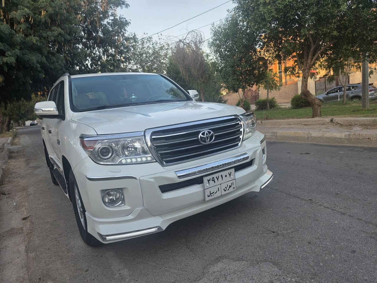 السلام عليكم 
لاندكروز ٢٠٠٨ محدثة ٢٠١٥ رقم اربيل
السيارة مكفولة بيها بس اهلال الجاملغ الخلفي صبغ الباقي كفالة
٦ سلندر مكينة وكير مكفولات 
السياره فول مواصفات 
السعر ٢٥٠ وبيها مجال
للاستفسار ***********
