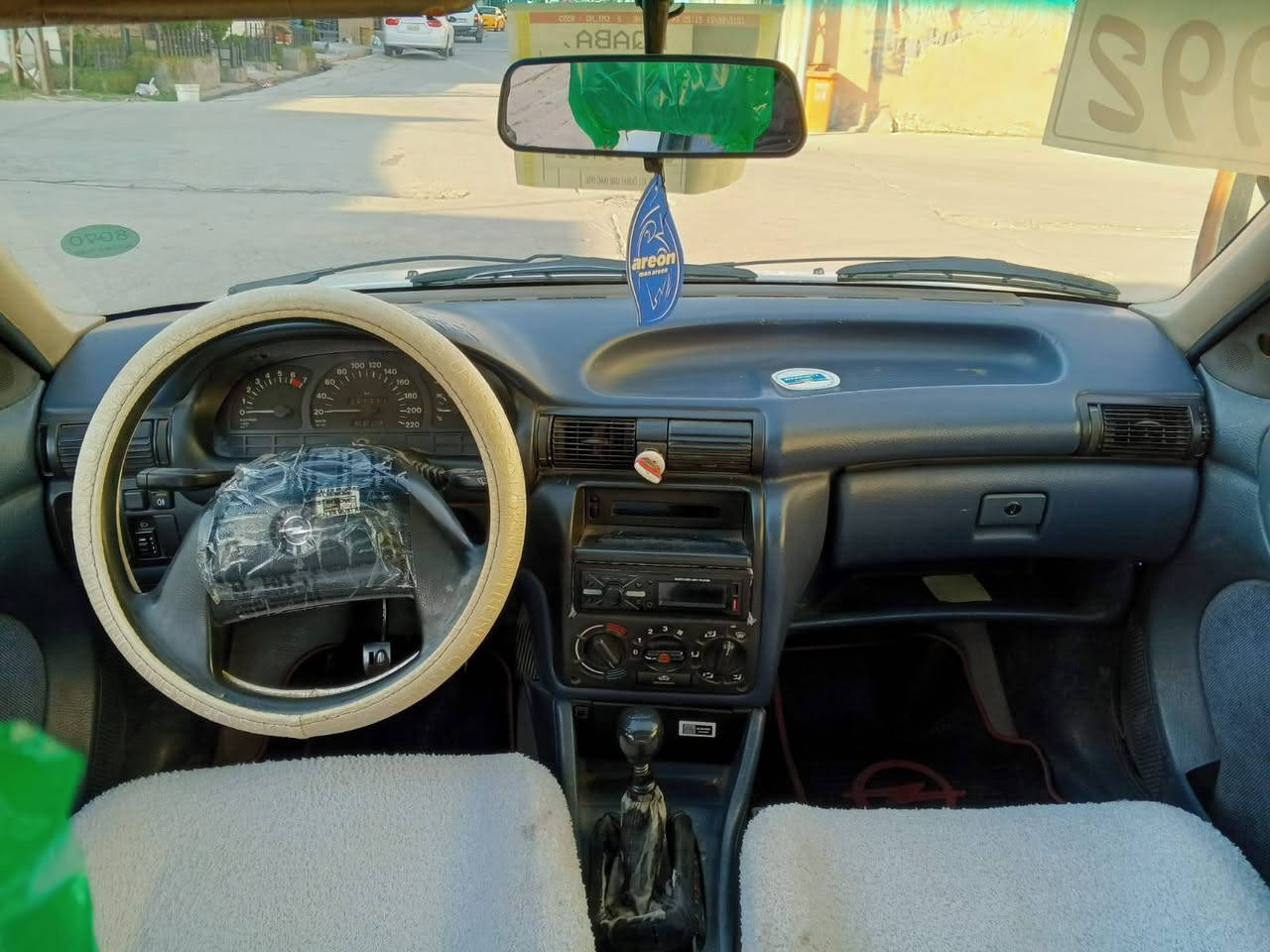 اوبل استرا. موديل 1992 محرك 16 كير عادي قايش عريض (پاور) سنويه مشروع وطني شرط التحويل 
سياره بدون ضربه  كوبون بنزين بيهه 
مكان سياره كركوك 
سعره 33 
*********** كركوك, العراق
