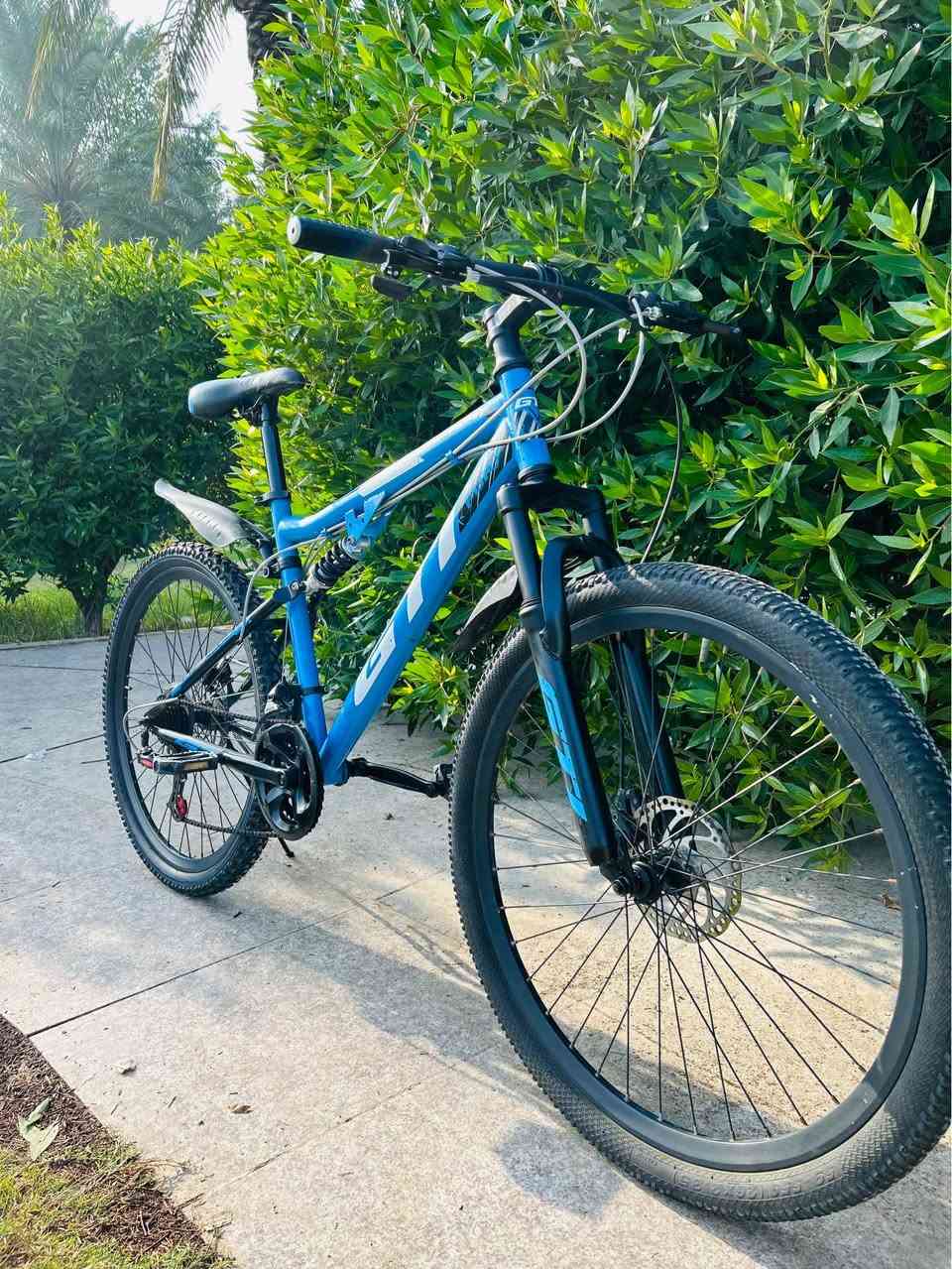 السلام عليكم 💙
للبيع بايسكل جبلي حجم 26 فريم عالي كامل بدون نقص 
يدات جديده سستم كامل جديد وشغال بدون نقص 
بريكات دسك بلمكان دبل امامي شغل ودبل وسطي جديد
السعر 125 الف مكاني بغداد حي الجوادين 
للاستفسار/ *********** بغداد, العراق
