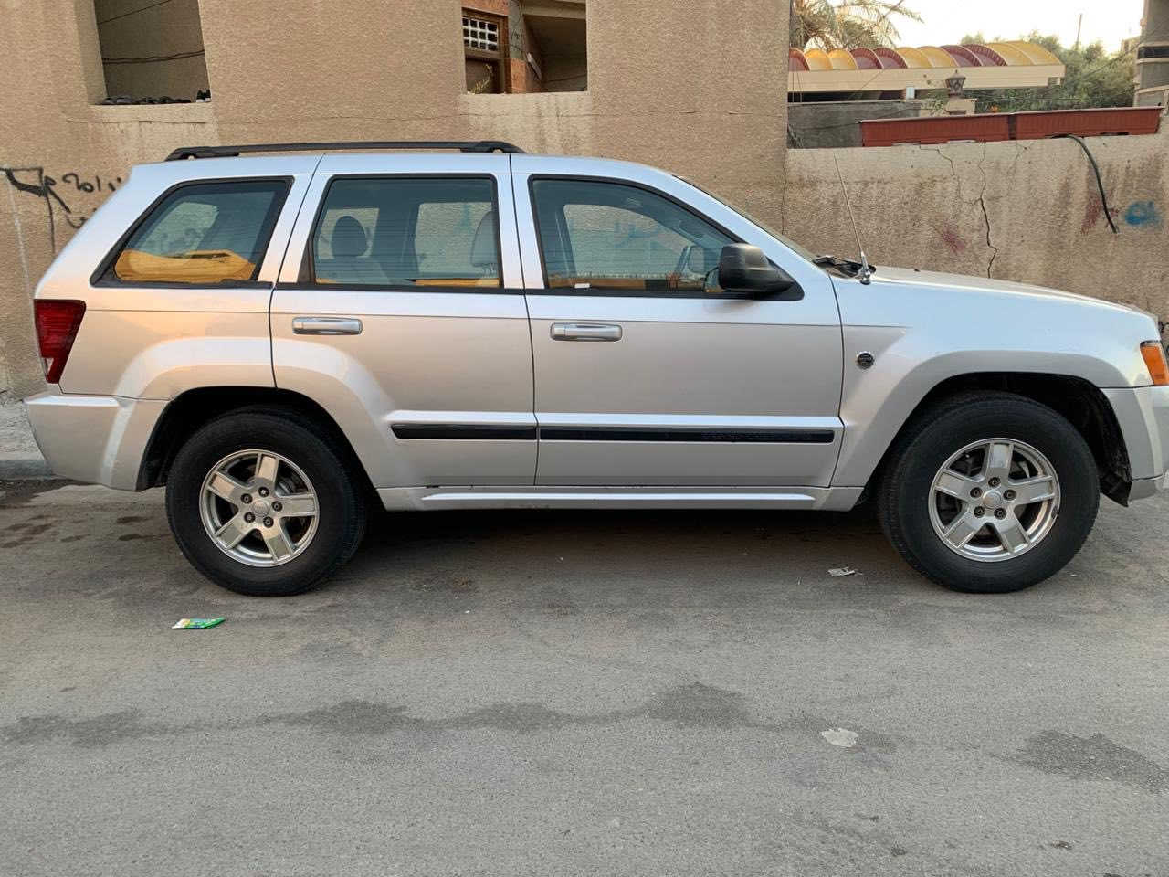 للبيع جيب موديل 2007 🚙
سيارة مرتبة جداً واستخدامها نظيف  
اللون سلفر ✨ يعطيها شكل راقي  
مصبوغة حزام تجميلي فقط للتجديد، وما بيها أي ضربة

الميزة بالسيارة:  
سيارة قوي ومعروف بالتحمل  
جاهزة للاستخدام وما تحتاج صرف

السعر: 85 ورقة 💵  
السعر قابل للنقاش للجادين

اللي مهتم يتواصل اتصال.

*********** اتصال فقط
