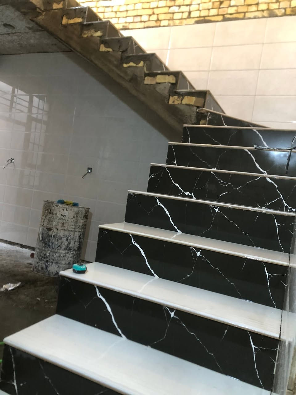 كادر مصري لتنفيز شغول السراميك والكاشي والمرمر والدرج متفرغ هسا بغداد فقط ***********🤙
