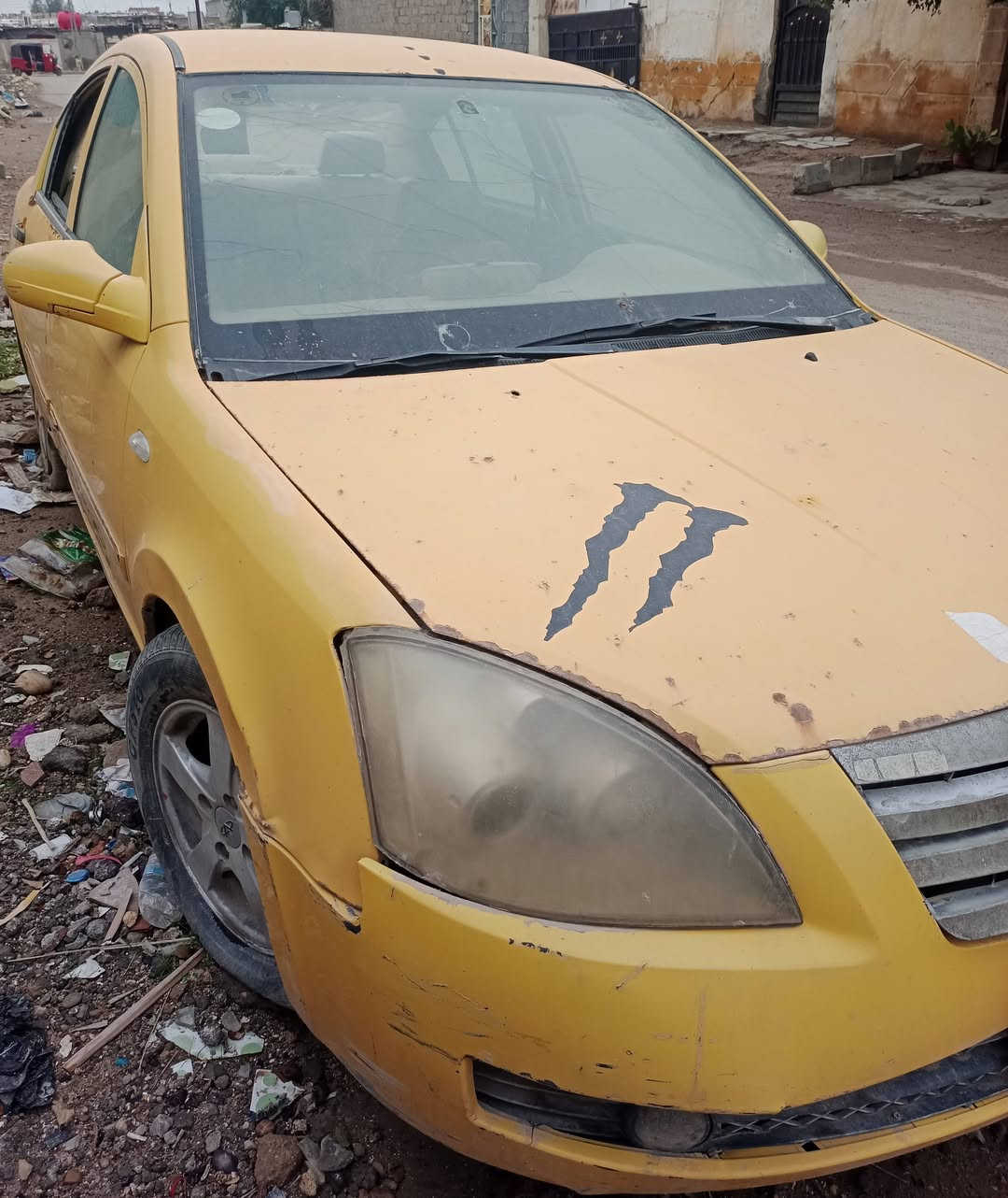 سلام عليكم 
سياره شيري للبيع مديل 2011 السياره متروكه ابيع كوم حديد سعر 20ورقه وبي مجال تفاصيل رقم ***********بي واتساب
