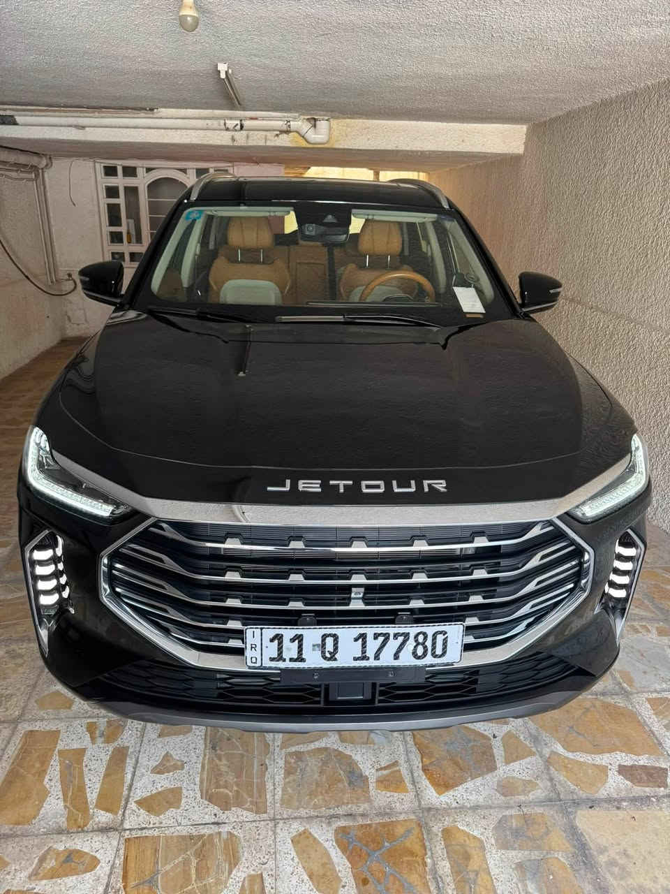 السلام عليكم للبيـع 
سيارة جيتور X70plus ((لكجري))اعلىٰ فئة  1/1 موديل2025 محرك 2000 توربو ويل 20 ماشية (18،000km)
مواصفات///

_رادار
_حساسات من جميع الاتجاهات
_كشنات كهرباء تدفئة تبريد
_5كاميرات 360
_كشنات جلد
_بانوراما
_اوتوهول
_3 شاشات
_تبريد شاشة لمس
_هاند بريك بصمة
_قطعتين تبريد
_صندوق كهرباء
_دخول ذكي
وبيها هواية مواصفات الخ
مكفولة كفالة عامة ماعدا بارد بسيط جداً بصندوق 
السعر المطلوب (27.800.000)مليون دينار عراقي 
وقابل للتفاوض ب المعقول 
موقع السيارة// بغداد شارع فلسطين 
رقم// ***********
