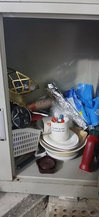 ديلاب حديد • ١٧٩×٨٦ سم • رفوف حديد