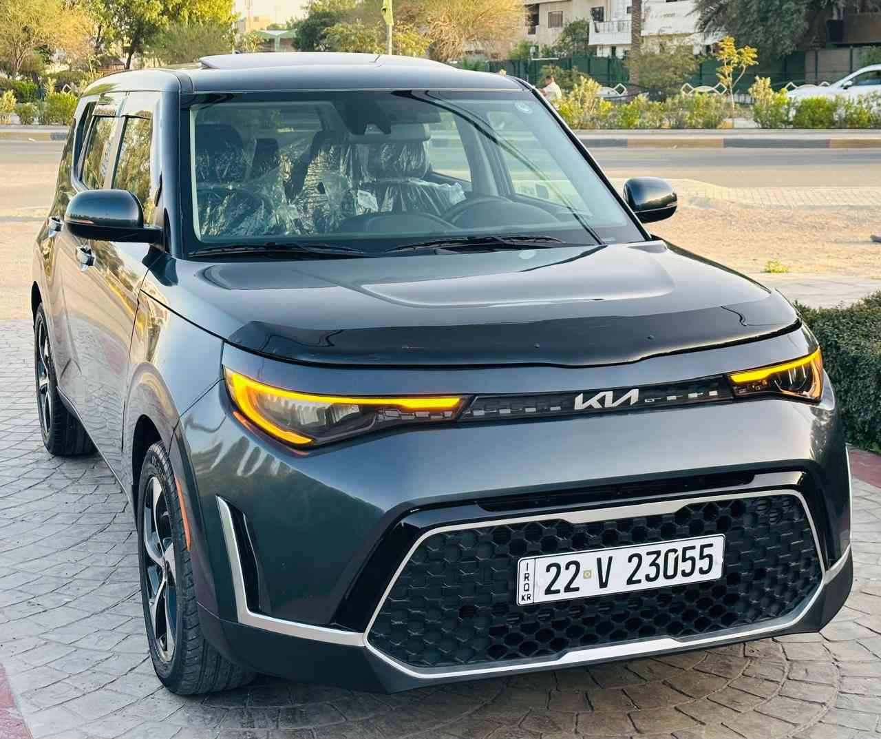 السلام عليكم ( بيع فقط بدون مراوس )
كيا صول 2025 بدون صبغ بدون تبديل لون فيلي
 زيرو ماشية الف محرك 2000 دوش
مرقمة اربيل جديد دخول وترقيم وهزة وفحص كلة جديد 
ضرر السيارة جدا بسيط : كسر بدعامية ومكانين بارد بي دي ار على كد شبر  باقي مكفول 
المواصفات :
سلايت فتحة بسقف / لايتات لد زنون عدسات 
بك لايتات لد / رادارات وتنبيهات من جميع الجهات / نقطة عمياء واشاير بلمري / شاحن واير ليس / تدفئة كشنات وتدفئة ستيرن / منافذ شحن امامية وخلفية / تحديد مسارات سياقة ذاتية / كيجات الكترونية / انظمة قيادة نورمال وسبورت / اطفاء ذاتي / انارة داخلية لد 
 وباقي المواصفات المعروفة
السيارة جديدة ونظيفة جدا وجاهزة وكاملة
العنوان : بغداد / الكرخ 
للاستفسار :  ***********  ومتوفر بي واتساب
