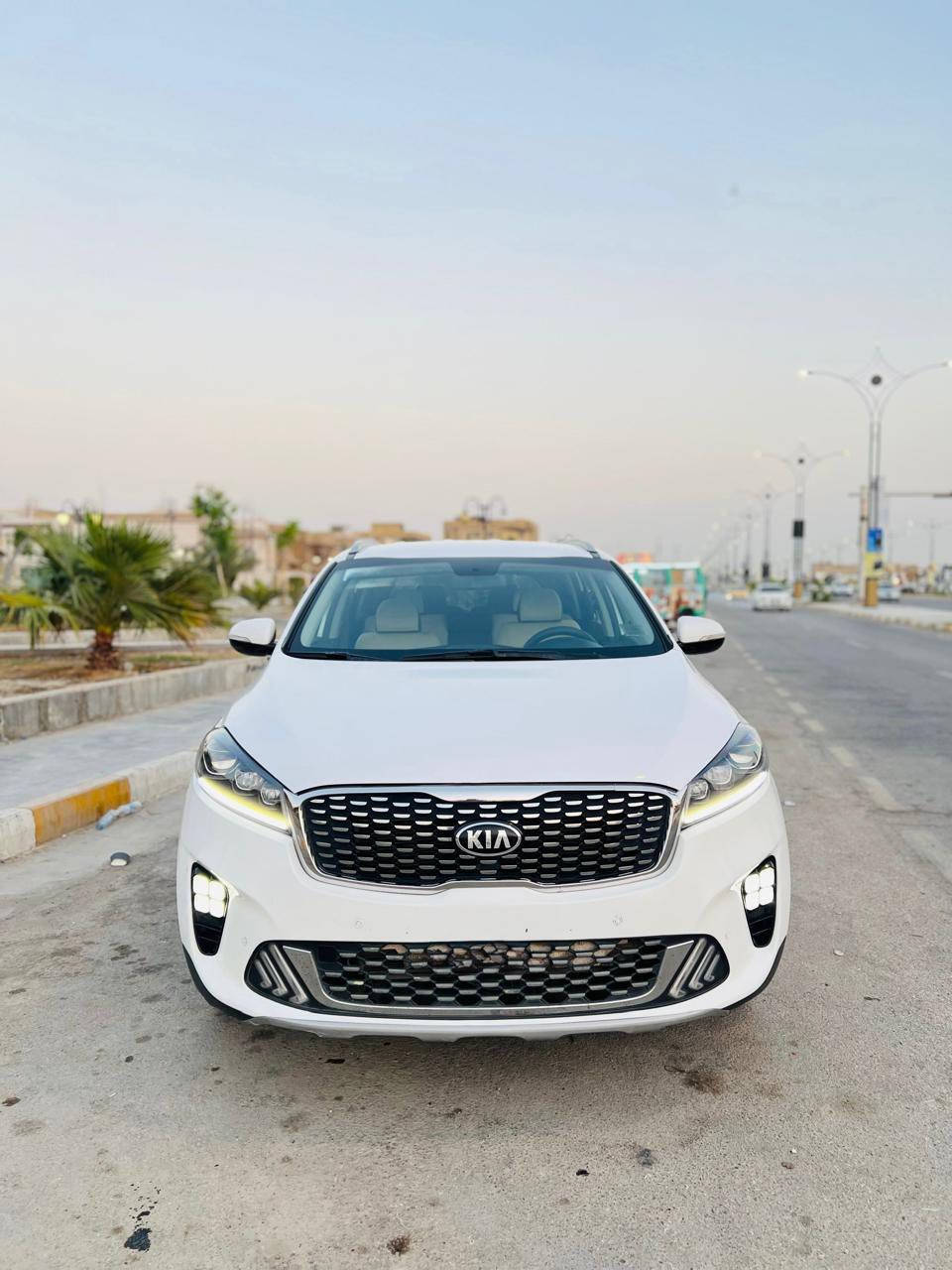 السلام عليكم
للبيع سورنتو 2018 شكل 2020
حره رقم ذي قار باسمي مداور ثاني يوم حادثه ثلاث قطع تبديل وبيه صبغ قطعتين 
ماشيه 70الف
محرك 6 سلندر 3500  تبريد ثلج حداديه مال زيرو سياره خير من الله نص فول شاشه اندرويد سبعه راكب دواخل لونين 
المكان الناصريه مركز 
السعر 177وبيه مجال
للاستفسار
 ***********
