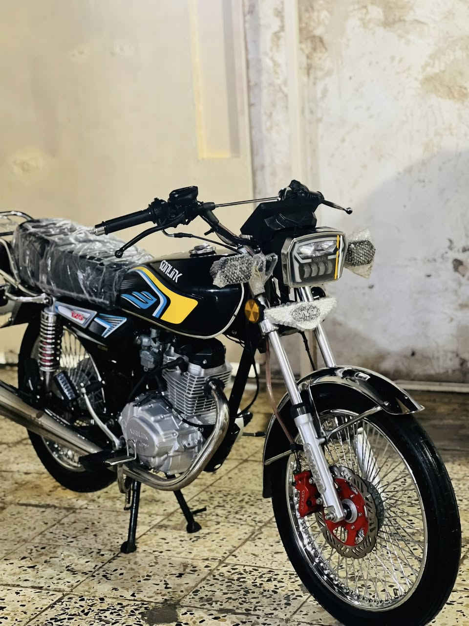 السلام وعليكم دراجه تايكر موديل ٢٥ للبيع دراجه نضيفه سعر ٦٨٠وبي مجال الرقم ***********
