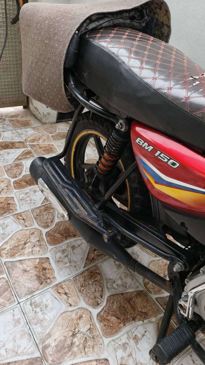 بوكسر 20 نضافة بمليون ونص مكينه وكشر كفاله كلة بلادي شخط مابيهة دراجة تخبل خير من الله مكان بعقوبة 

***********
