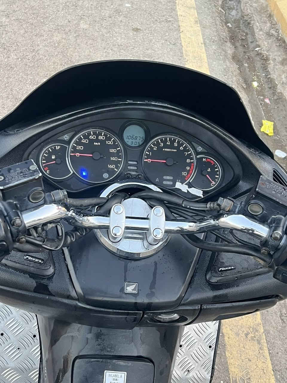 السلام عليكم 
دراجه فورزه 0.9دراجه خير من الله كهربايات محرك كفرات نضافتهن شوف عينك مبيهن شخط دراجه نقص ستان صفح فقط
دشبول كيجات كله شغال  عداد حماوه بانزين شغال
حماوه نص ثابته  السعر 650وبيها مجال للطيبين مكاني ديالى تقاطع القدس ***********
