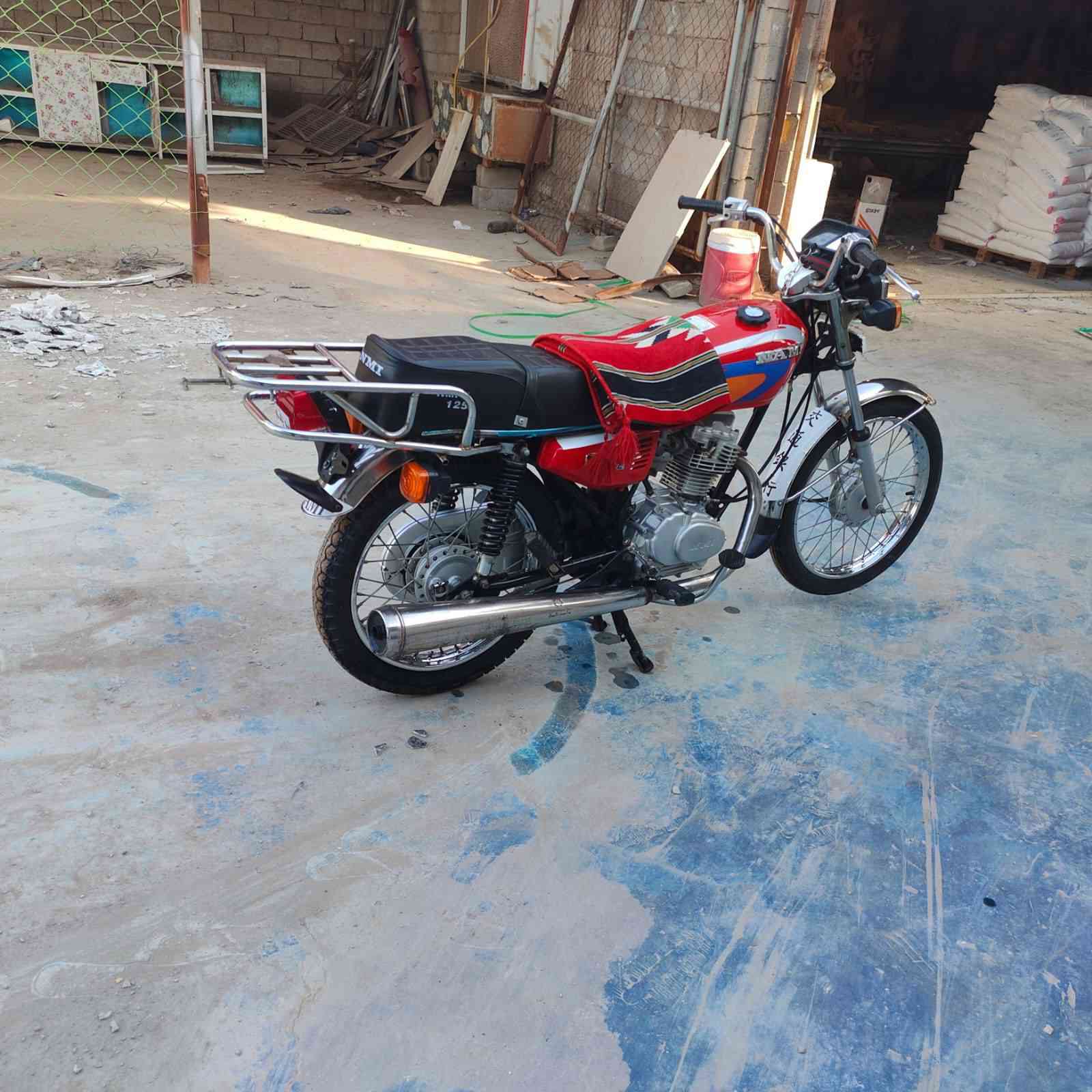 سلام عليكم شباب .نامه شلامجه تعمير 25 كله اصلي برغي تجاري مابيه والمكينه 24مفتوحه ولفات فقط وشاصي ارشا 16اوراق أصولي شرط الترقيم سعر750وبيه مجال  مكان عفك اي ستفسار خاص او تصل ***********
