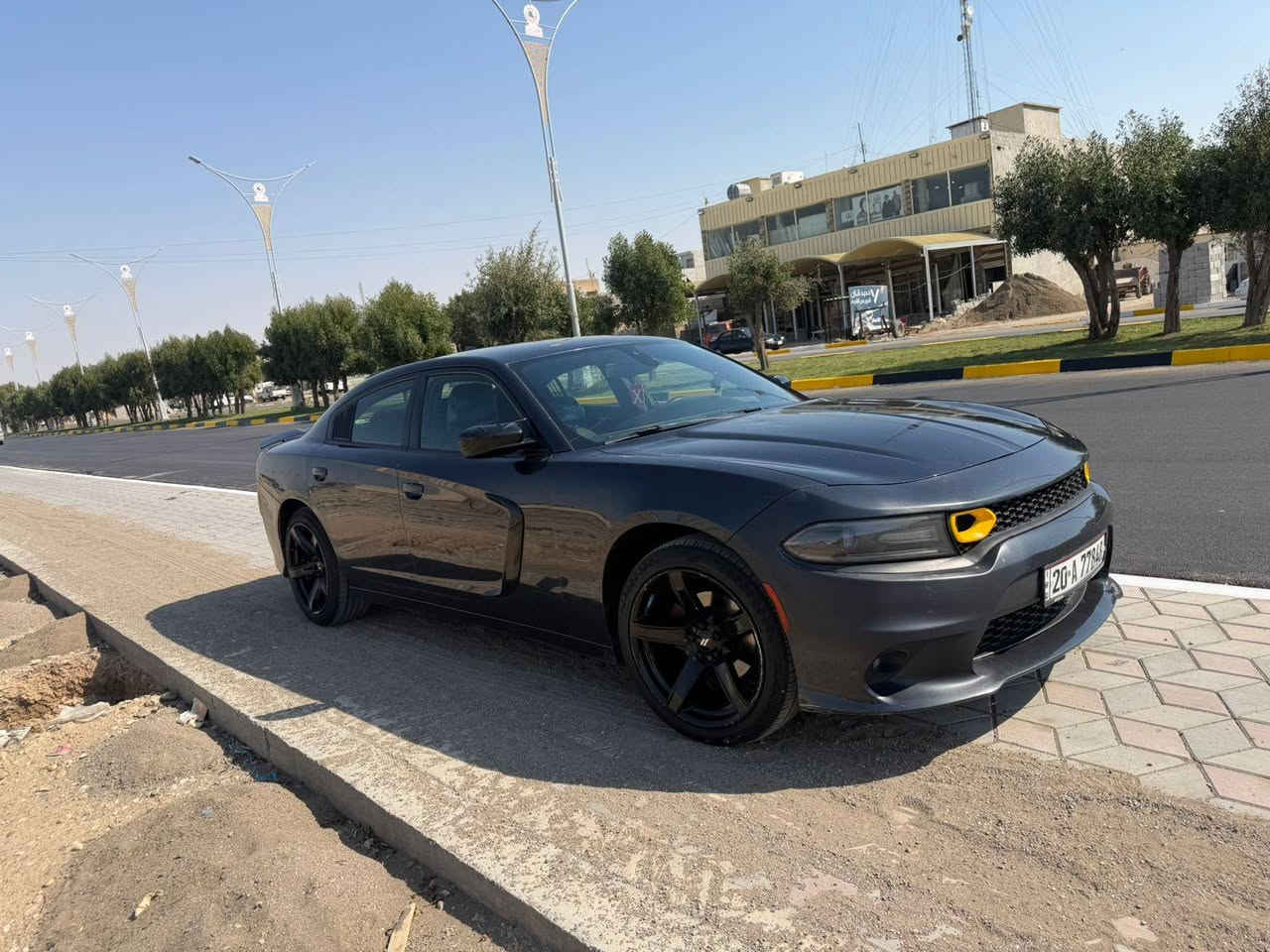 جارجر ٢٠١٨ رقم ديالى بسمي سياره جديده ماشيه ٩٦ كم فول عده الفتحه بيها قطعتين صبغ بدون دواخل شرط الفحص السونار بل منشور محرك كير تبريد صدر خلفي امامي جديد تخم تاير جاهزه تخبل بيع او مراوس حسب القناعه السعر ١٨٨ بي مجال حك الجيه العنوان ديالى بلدروز *********** بلاد رز, ديالى
