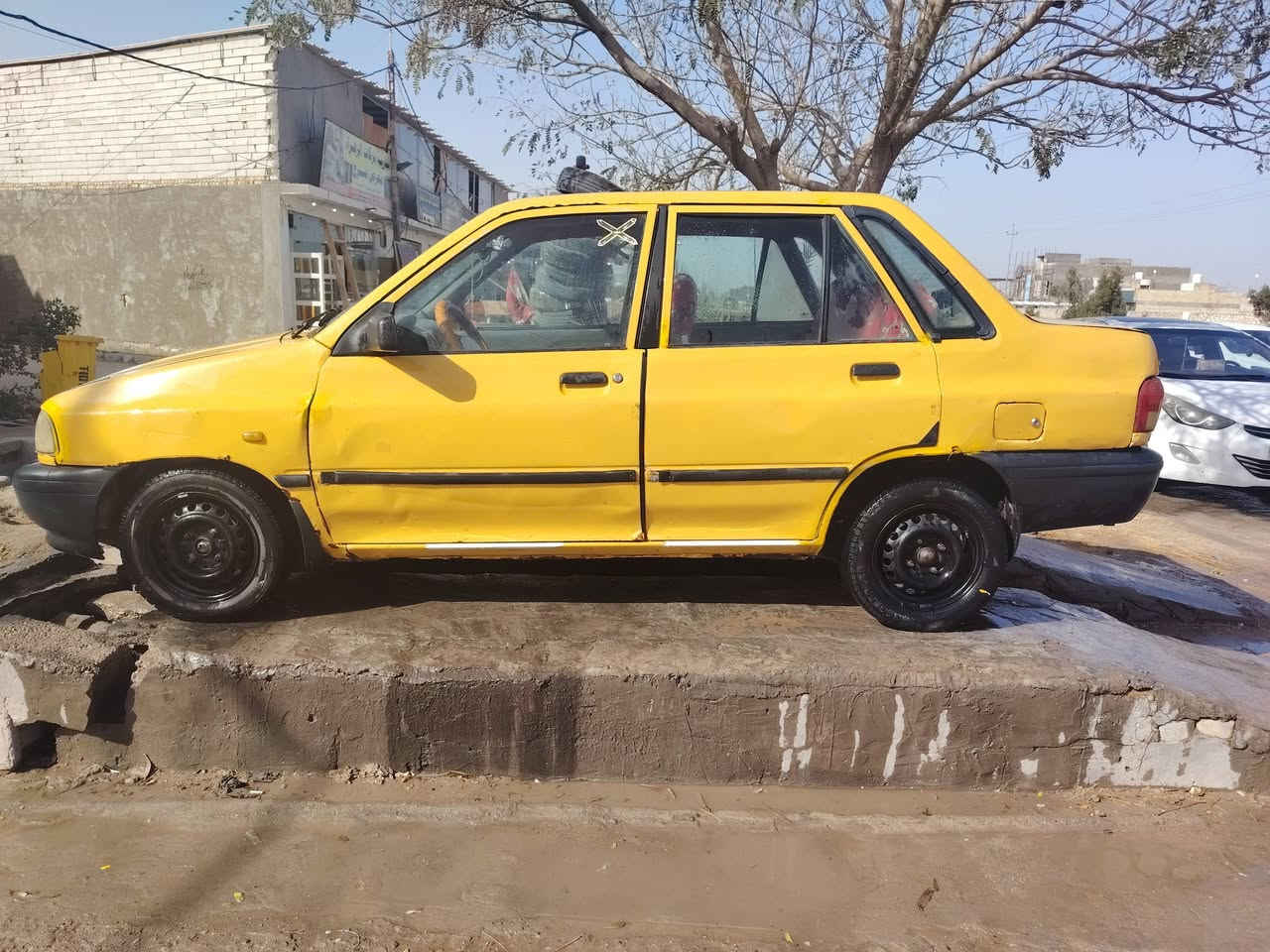 سلام عليكم سياره سايبه 2014 سياره بيخه خيط بخار قليل تخم تاير جديد تبريد شغال سياره مكفوله نضيفه سنويه عضم عاج ساقطه 21 مكان نجف راعي بنجف سعر 12
***********
