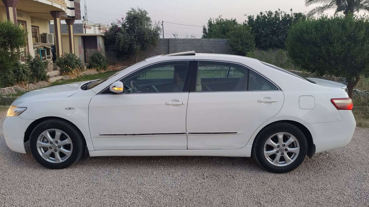 السلام عليكم من رخصه الادمن تيوتا كامري للبيع موديل 2009 خليجي فول مواصفات اعلا فئه GLX  واحد علا واحد فتحه سقف برده خلفيه حساسات خلفيه كامره اشاير بالمري كشن كهرباء صدر امامي خلفي جديد تخم تاير جديد كهربائيات كلها شقلله بيها بنيد وجاملغ امامي الايسر وجاملغ خلفي الأيمن صبق بدون دواخل بدون معجون بدون ظربه مكان السياره الانبار الحبانيه السعر 105 وبيها مجال بسيط مكلف بلنشر اتصل علا الرقم الي بلمنشور رقم الهاتف ((***********))(***********

