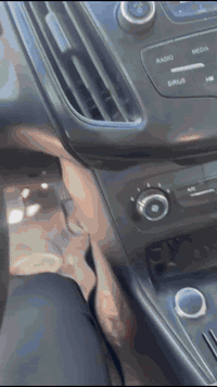 حيدر درج ورشة صيانة معتمده لسيارات الفورد استبدال شاشه سياره فورد فوكس...