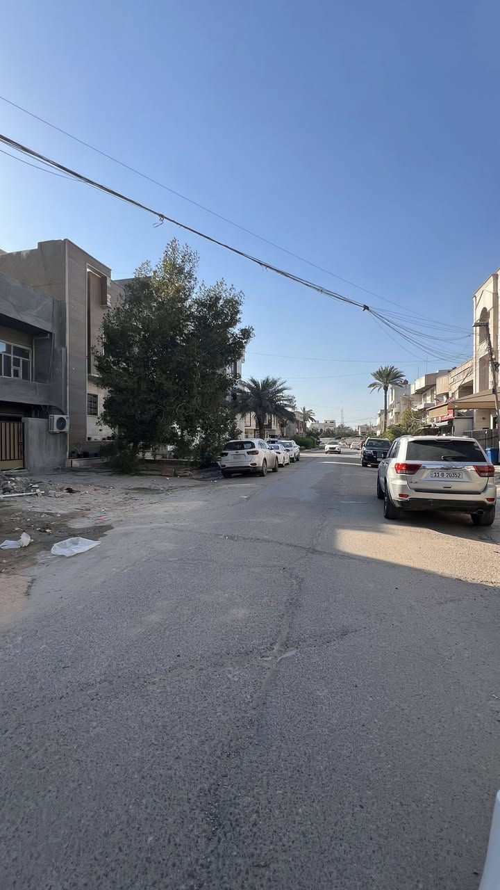 #مكتب_الودق_للعقار
دار للبيع شارع فلسطين محلة 510 شارع الطارق مساحة 60 متر 
واجهة 4 متر 
نزال 15 متر
يحتوي على صالة / مطبخ /خدمات / منور/ 4 نوم 

#للأستفسار_يرجى_الاتصال_او_المراسلة 

 *********** مصطفى ☎️

او زيارة موقع المكتب 

♦️شارع فلسطين حي المستنصرية بناية فرمان
