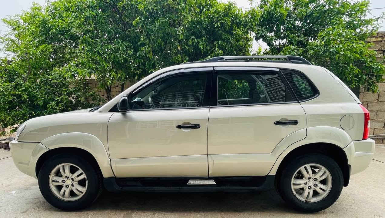 السلام عليكم توسان 2008  خليجي مكينه 2000  السياره باسمي مكفوله مابيه نقص لو برغي تدفئه تبريد ثلج رقم الماني جديد كاعيه جديده دوشمه جديده كماليات وضع الشركه مالته مكان السياره كربلاء طويريج رايدهه ب118  للتواصل على الرقم ***********
