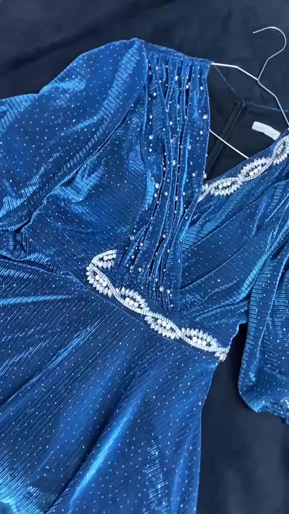 السلام عليكم عندي فساتين اخذتهن قبل شهر وامانه الله جديدات وملبوسات مره وحده وكل تفاصيل بل صوره موجوده وبيهن مجال


**إذا كنت صاحب هذا الإعلان وتريد حذفه لأي سبب، رجاءا أرسل رسالة إلى الدعم الفني**