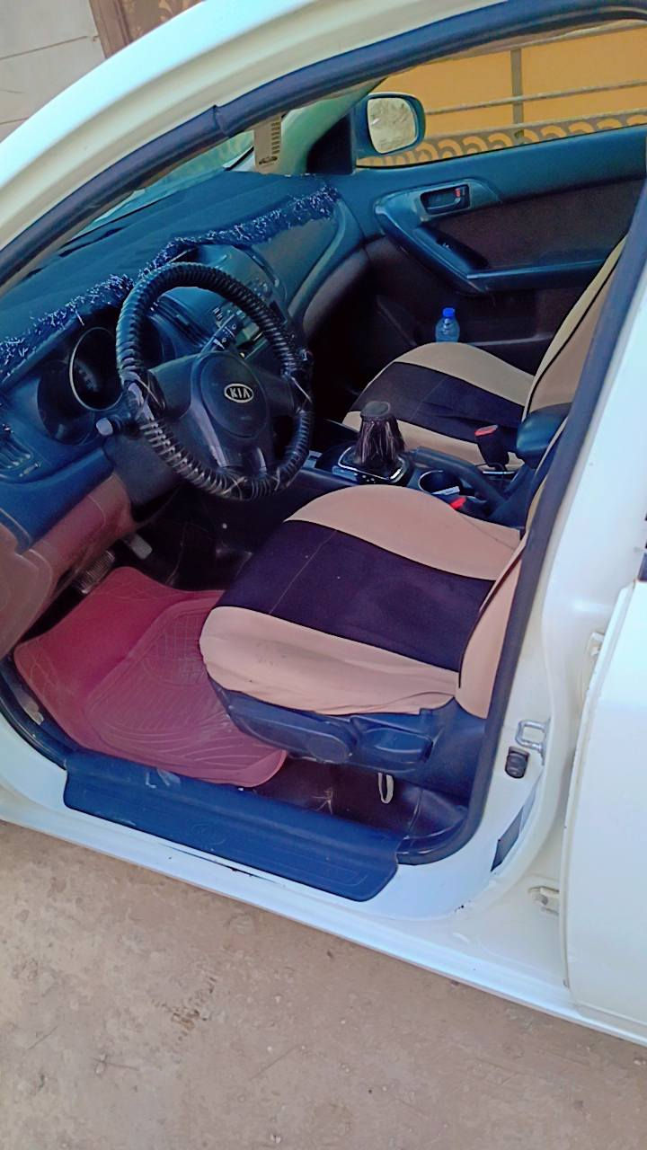 السلام عليكم
كيا سيراتو للبيع 
 2012 خليجي مكينه 1600 دوش 
كير 6 نمر 
رقم سليمانيه دولي باسمي سنويه لل2030 
داخل لونين  اشاير مري 
كير محرك تدفئه تبريد كهربائيات بحاله جيده 
السياره مصبوغه حزام للجماليه  بدون ضربه داخليه  
السعر 82 مع مجال بسيط 
العنوان بابل جبله 
للتواصل ***********
(غير متواجد ع الانترنيت)
