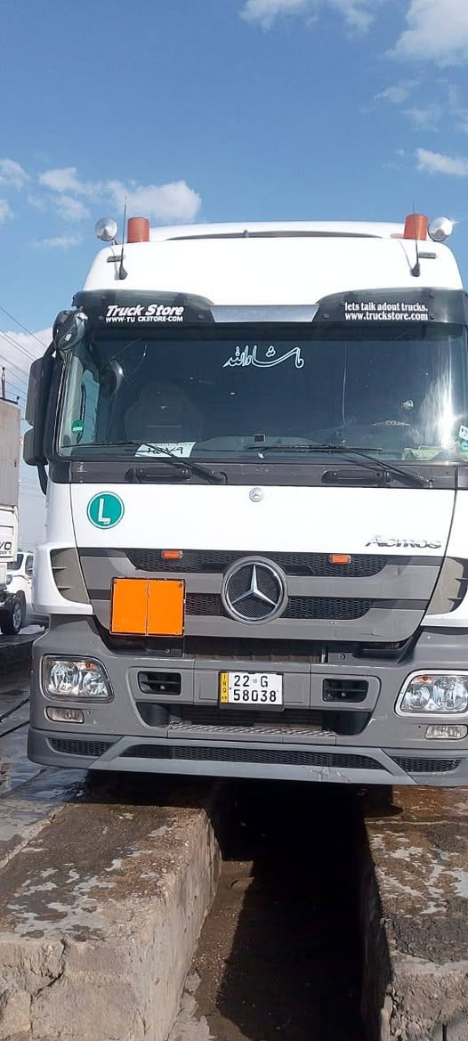 .للبيع اكتروز موديل ٢٠١١ اللون ابيض دبل منامية ثلاجة رتايدر تخم تاير ***********
