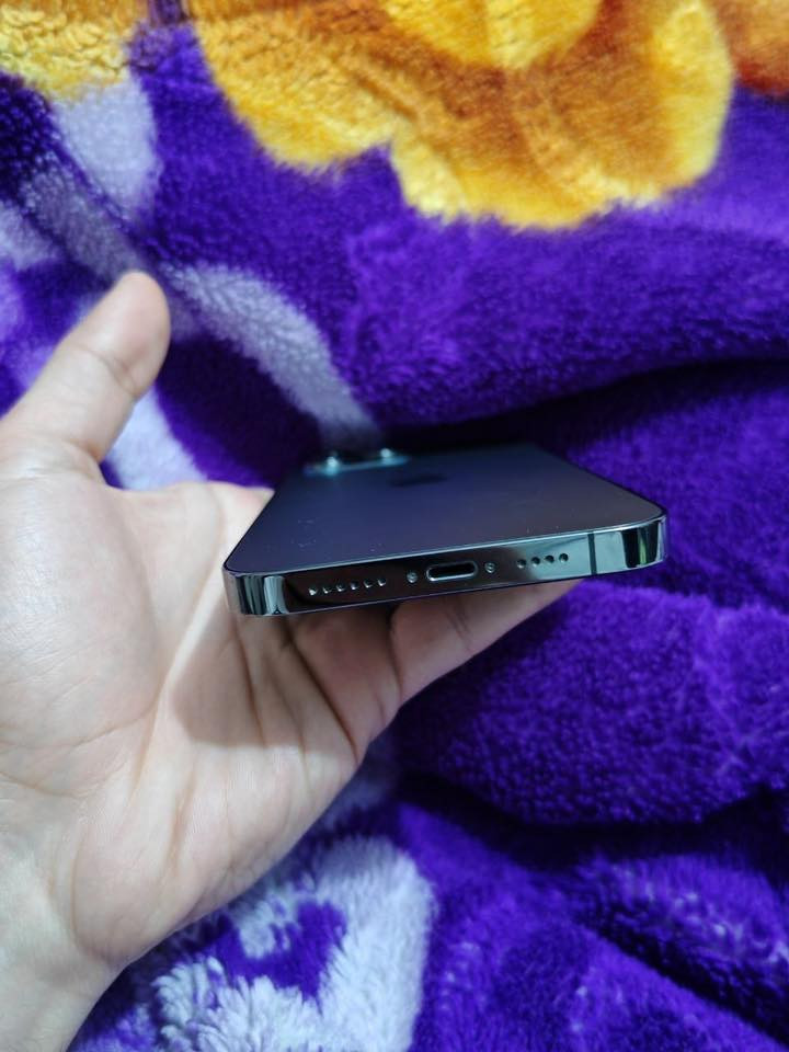 السلام عليكم
ايفون 13 برو ماكس
ذاكرة 1 تيرا
سعر 750،000 
جهاز استعمال شخصي ونظيف
نظافة 94‎%‎
بطارية 84‎%‎
جهاز مداخل اي صيانة ولا مبدل بي اي قطعة ولا مفتوح
لون اسود
ويه الجهاز انطيك كفرات عدد 5 اصليات
***********
المكان بغداد حي البنوك
لا يوجد توصيل
