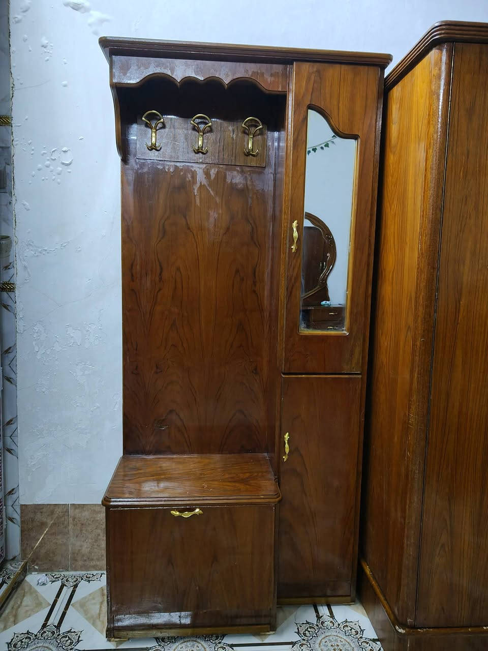 غرفة نوم 
5 ابواب خشب ثقيل
السعر 650 
موصل حي الانتصار
***********
***********
