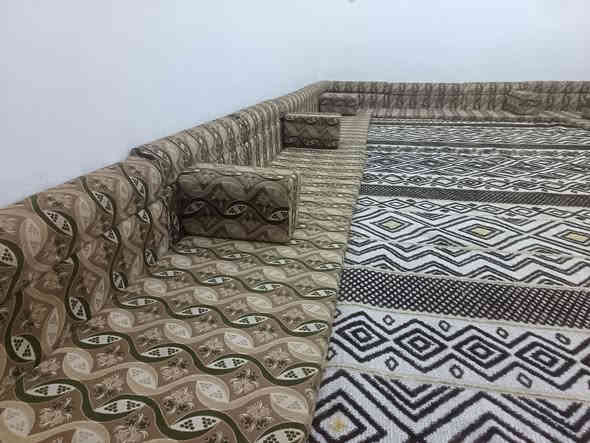 سلام عليكم ديوان للبيع السعر 350 بي مجال عنوان الناصريه سوق الشيوخ الشموع رقم الهاتف ***********
