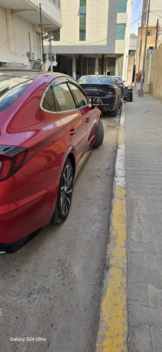 سلام عليكم 
سياره للبيع سوناته مديل 2020
وارد خليجي فول مواصفات حار بارد كشن
كرسي متحرك عند فتح الباب حساسات امامي وخلفي 
كامرات 360درجه لايت امامي عدسه فول سستم ايرباك 
 محرك 2500mpi
عنوان سياره بصره باقي المواصفات بعد بيها خير من الله 
سياره باسمي سعر 205 رقم هـ*********** متواجد واتساب فقط
ملاحظه ( سياره بيها فقط بارد شبر وباقي كفاله )
