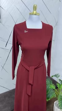 فساتين • إطلالة هادية • مقاسات متعددة