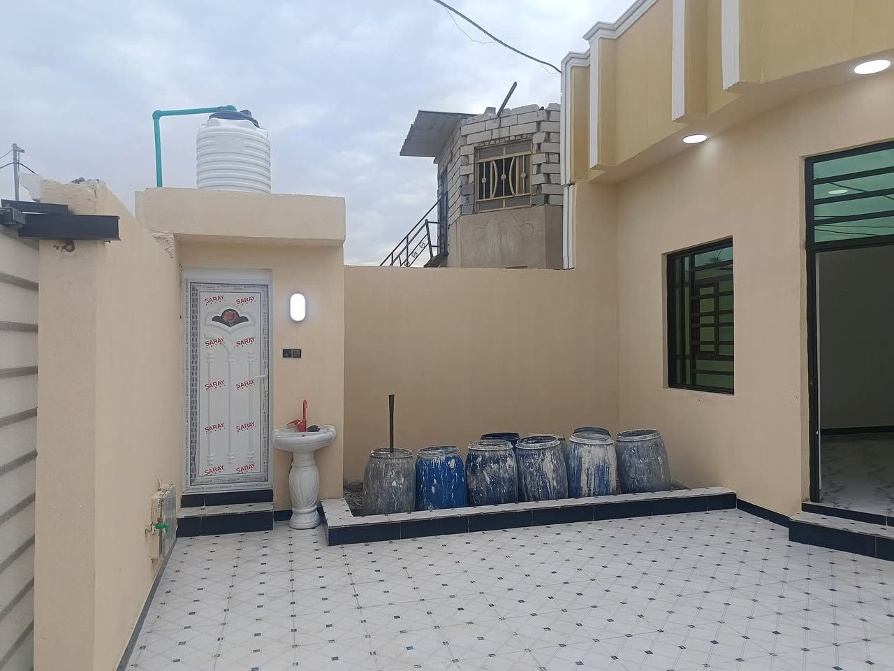 يعلن مكتب عقارات المسار
***********📞📞

♦️ دار للبيع في شط العرب شارع الصقر قرب مدرسه الصقر  
المساحة 200 متر 
ـــ غرفتين ـــ وصالة ــ ومطبخ ـــ واستقبال ـــ وحمامات ــ وكراج 
الســـعر  83وبي مجال  قليل 
للإستفسار ***********
♦️نستقبل كافة العروضات في شط العرب
