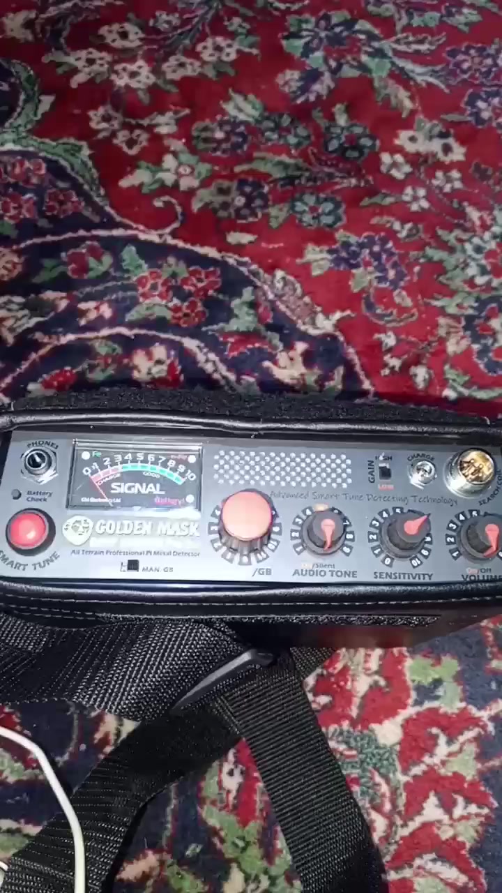 شرح الواجهة الاساسية لجهاز كشف المعادن 
غولدن ماسك ديب هنتر الجيل السابع
Golden mask deep hunter pro 7se 
بلال
درعا نوى 
ادلب سرمدا
00963987034578


**إذا كنت صاحب هذا الإعلان وتريد حذفه لأي سبب، رجاءا أرسل رسالة إلى الدعم الفني**