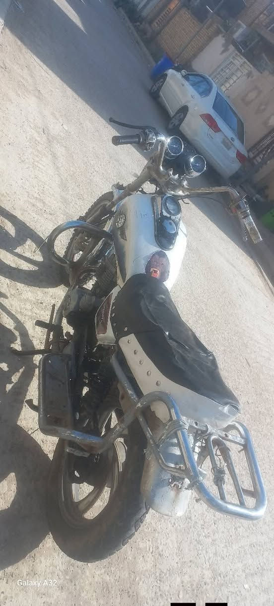 سلام عليكم مديل 15 جونده للبيع جاهزه نقص باتري ولايت خير من الله كل نقص مابيه بدون اوراق اوراق ضايعه سعر275 مكاني كوت ***********اسيا***********

