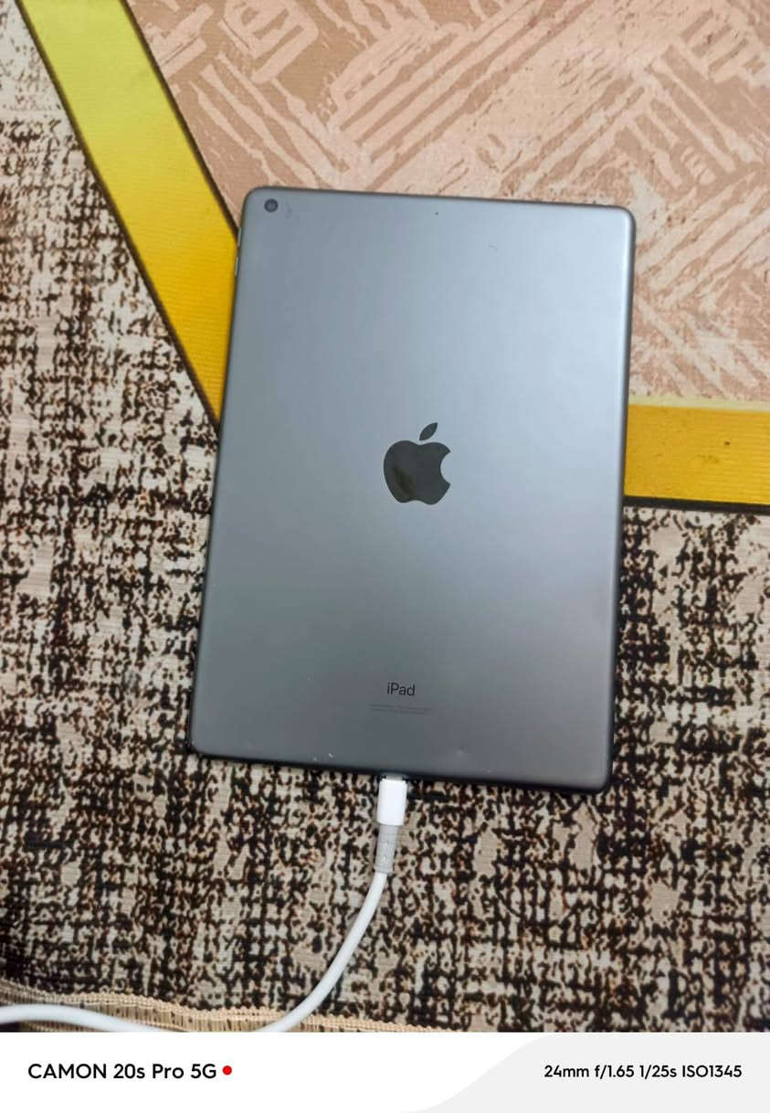 ايباد 9 ذاكرة 64 يشغل 60 فريم ببجي مبدل شاشة وفطر خفيف بالطارف أريد مراوس بتلفون شعندك اعرض بس كون يشغل 90 وفوك ببجي  مبدل شاشة عادي بس . للتواصل *********** واتساب
